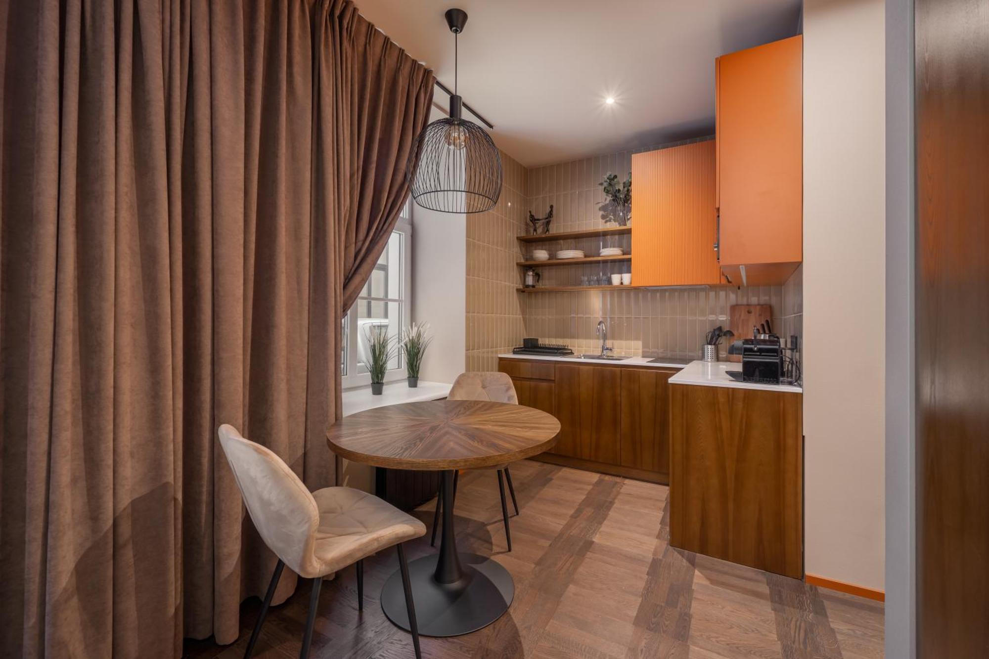 Stylish Old Town Apartment On Mucenieku Street ريغا المظهر الخارجي الصورة